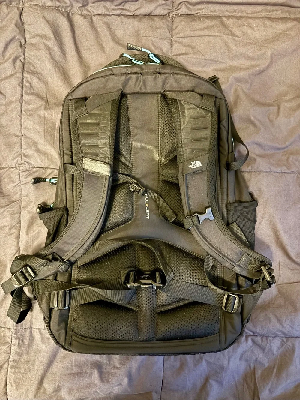 The North Face Women’s Recon 30L Backpack – Black & Aqua – FlexVent – Excellent